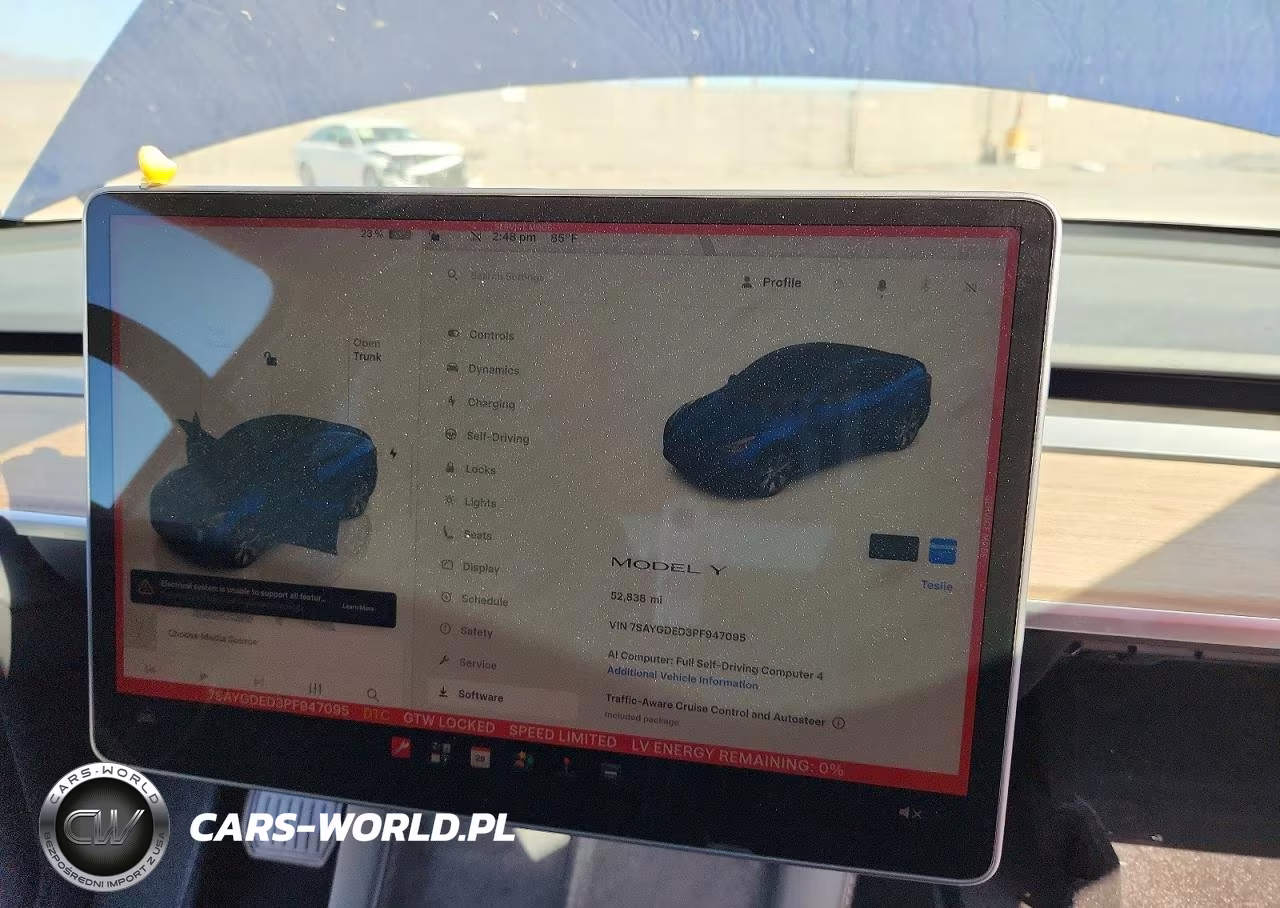 2023 Tesla Model Y VIN:7SAYGDED3PF947095 - 9