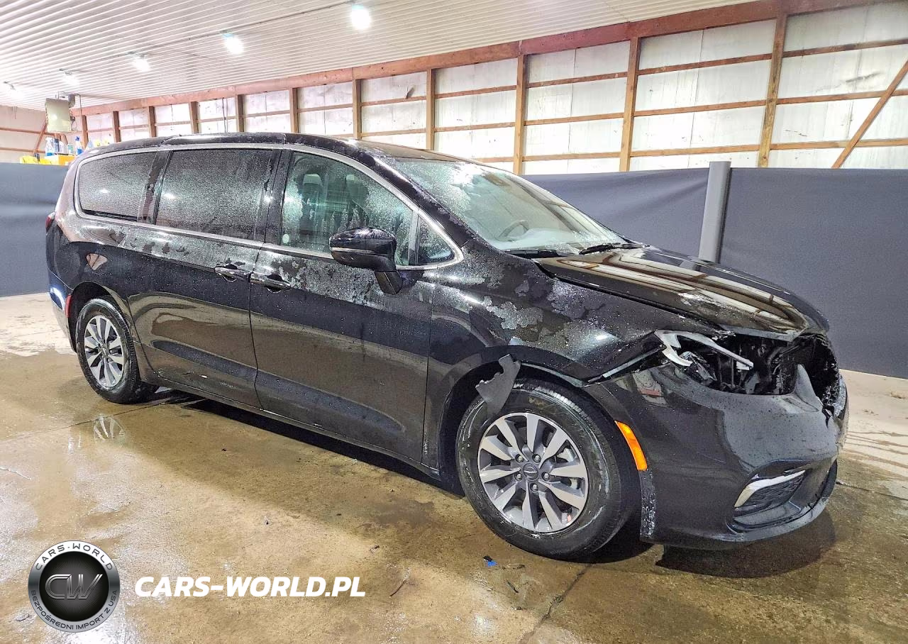 2025 Chrysler Pacifica Hybrid Select VIN:2C4RC1S79SR572997 - 4