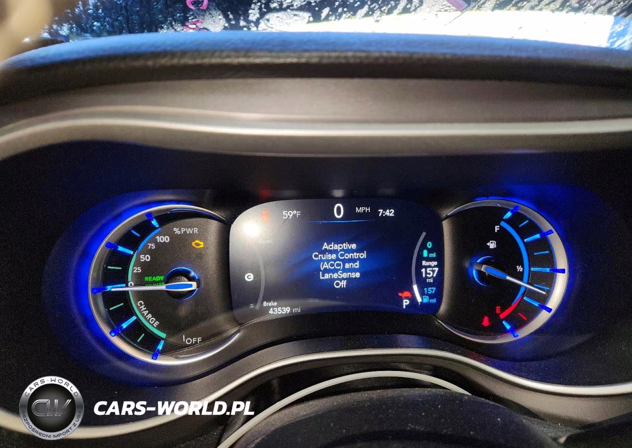 2025 Chrysler Pacifica Hybrid Select VIN:2C4RC1S79SR572997 - 9