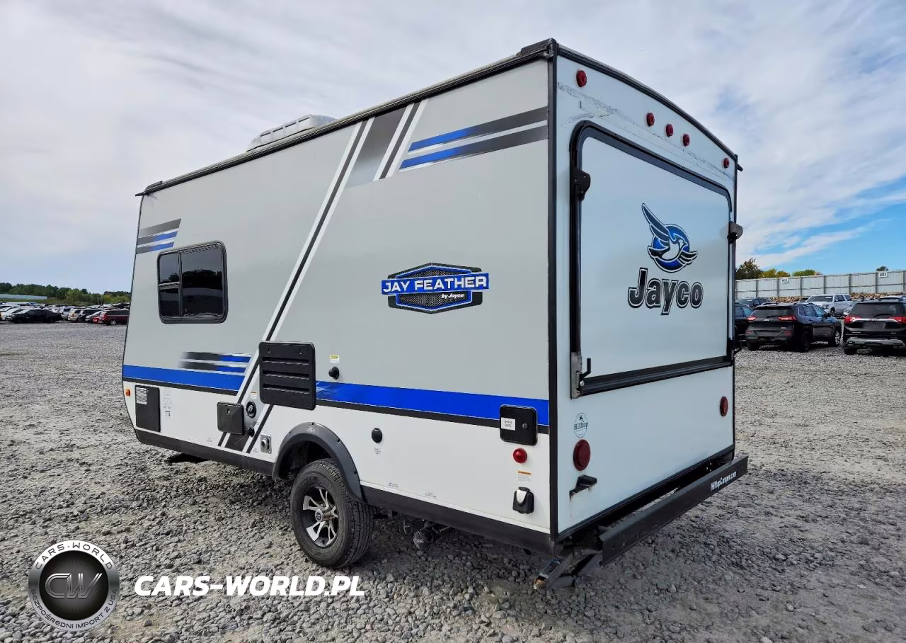 2018 Jayco Jay Feather Camper VIN:1UJBJHAH4J1JZ0079 - 3