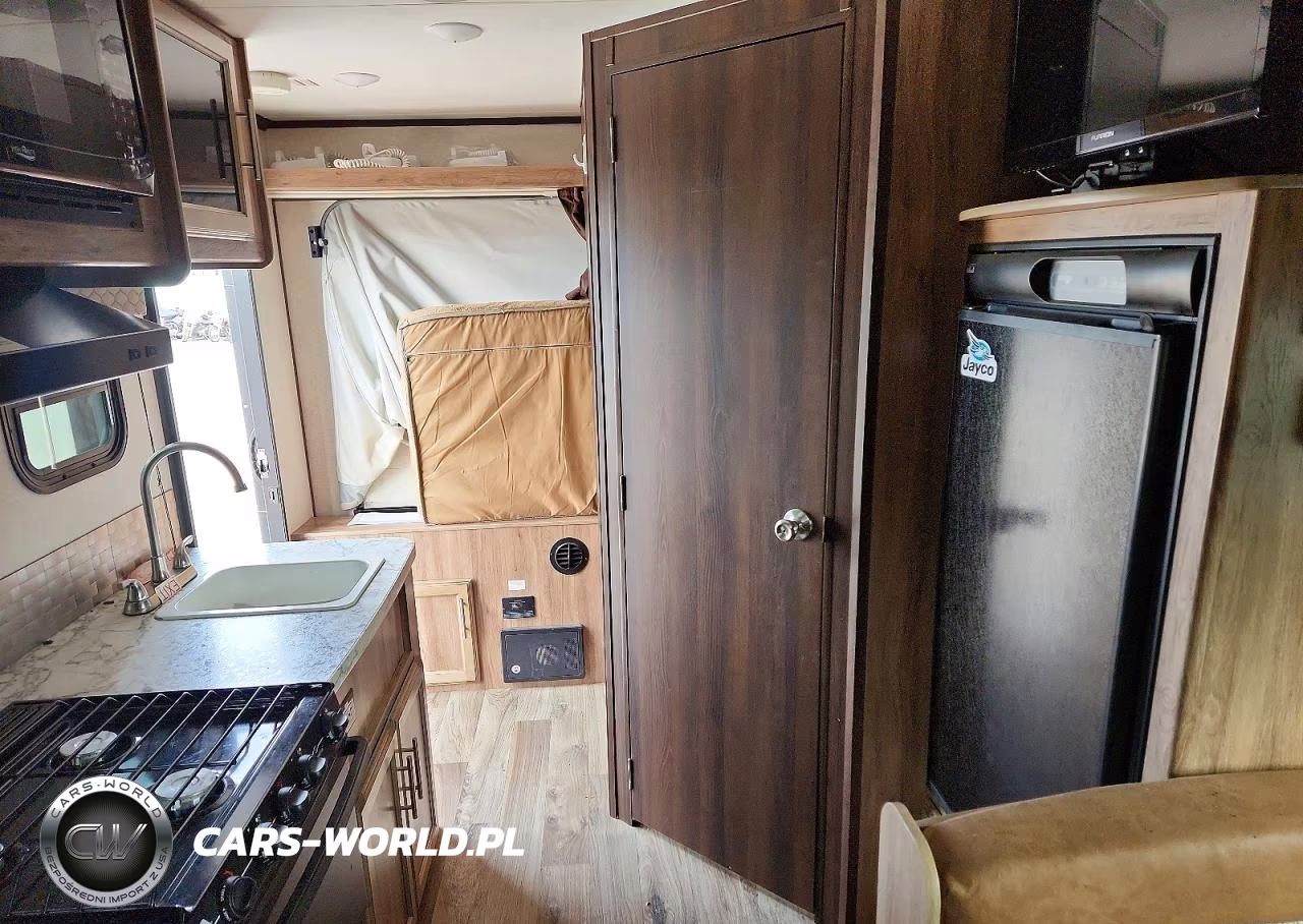 2018 Jayco Jay Feather Camper VIN:1UJBJHAH4J1JZ0079 - 6