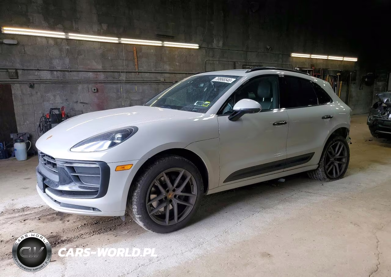 2023 Porsche Macan Base