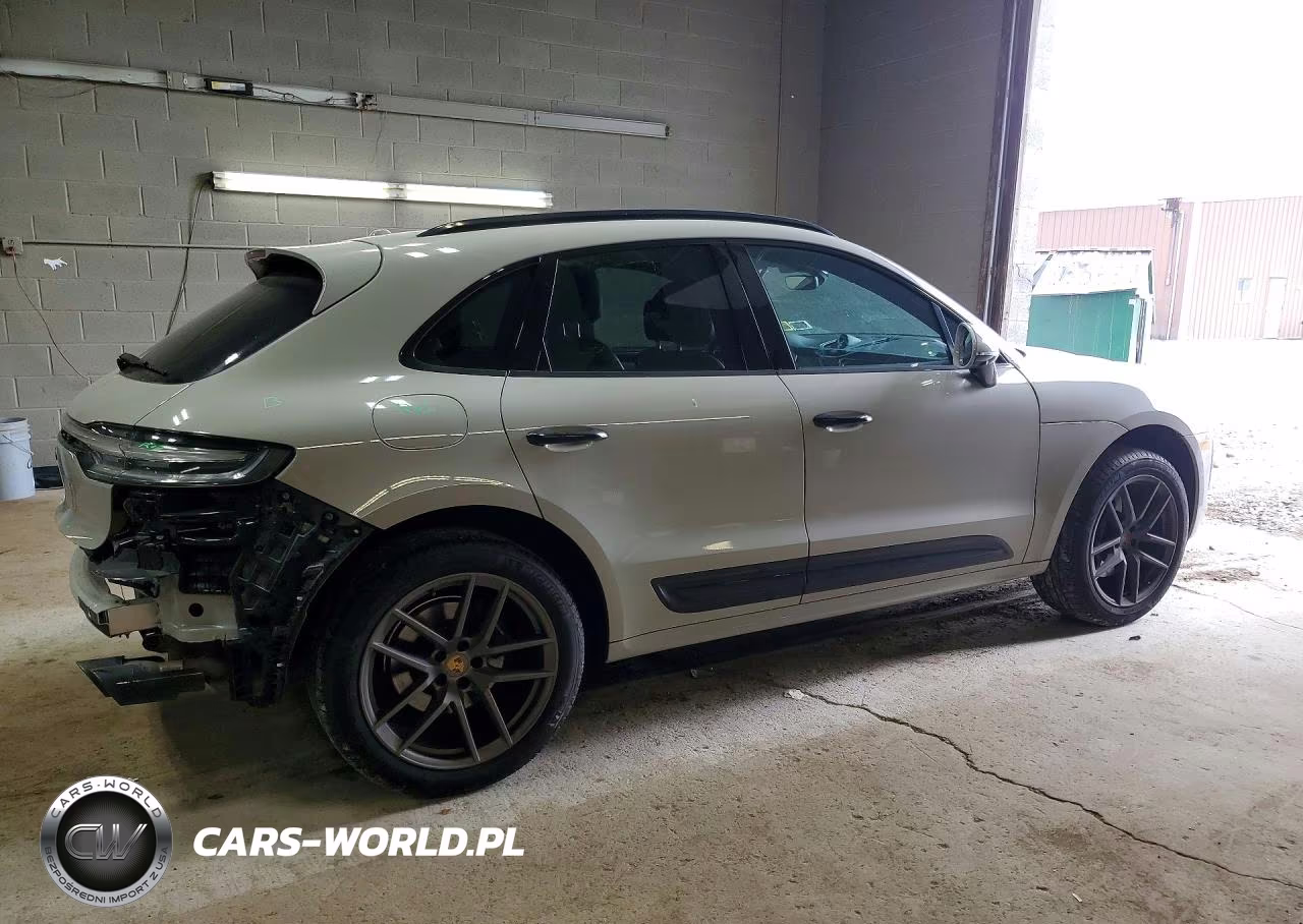2023 Porsche Macan Base VIN:WP1AA2A55PLB05017 - 3