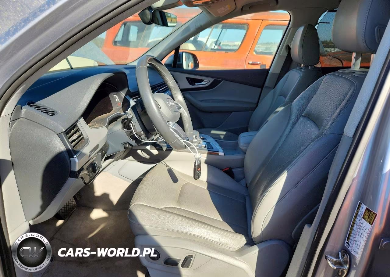 2018 Audi Q7 Premium Plus VIN:WA1LHAF7XJD038646 - 7