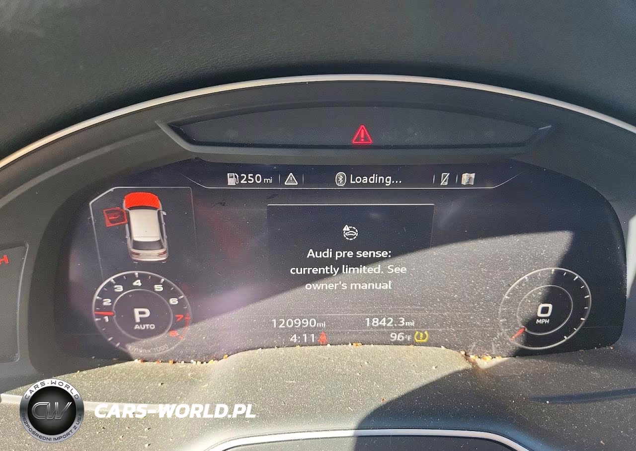 2018 Audi Q7 Premium Plus VIN:WA1LHAF7XJD038646 - 9