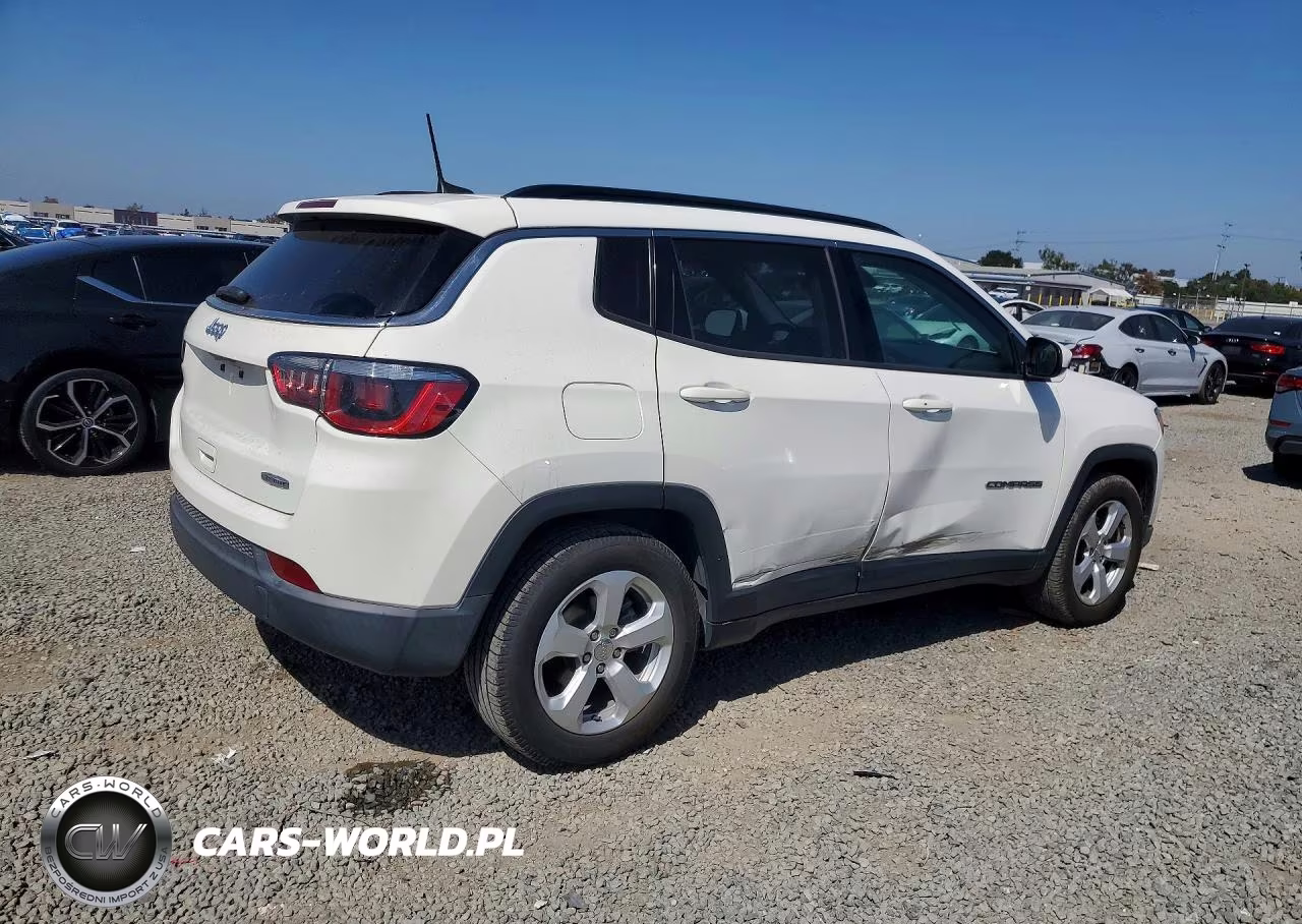 2019 Jeep Compass Latitude VIN:3C4NJCBB9KT855546 - 3