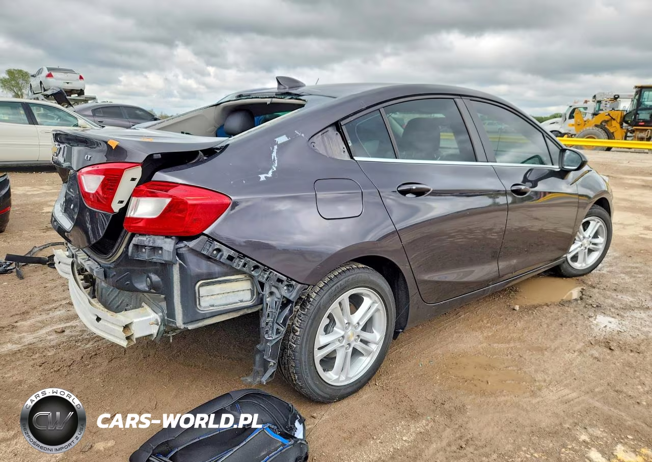 2017 Chevrolet Cruze Lt VIN:1G1BE5SM6H7263371 - 3
