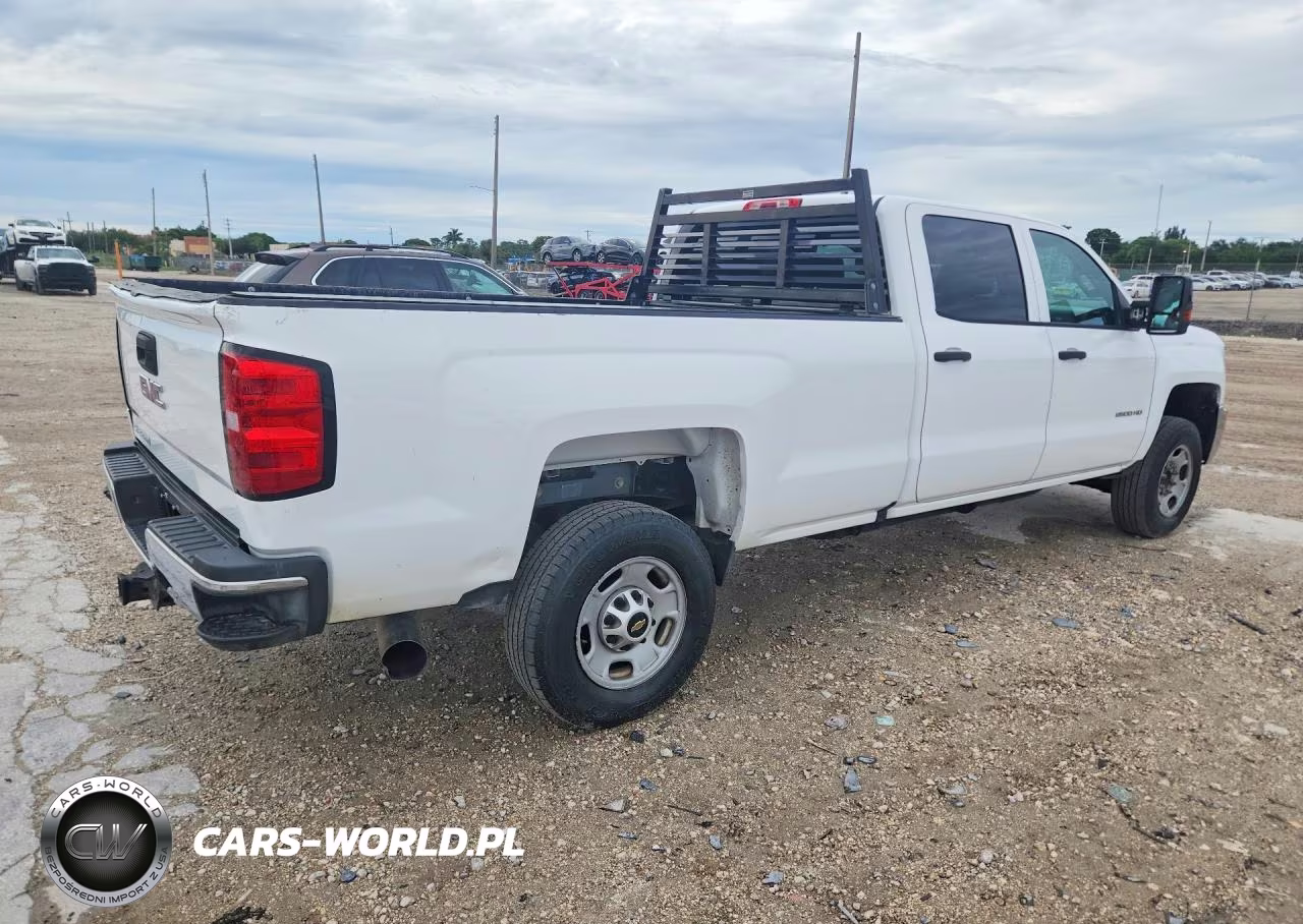 2016 Chevrolet Silverado C2500 Heavy Duty VIN:1GC1CUE86GF275736 - 3