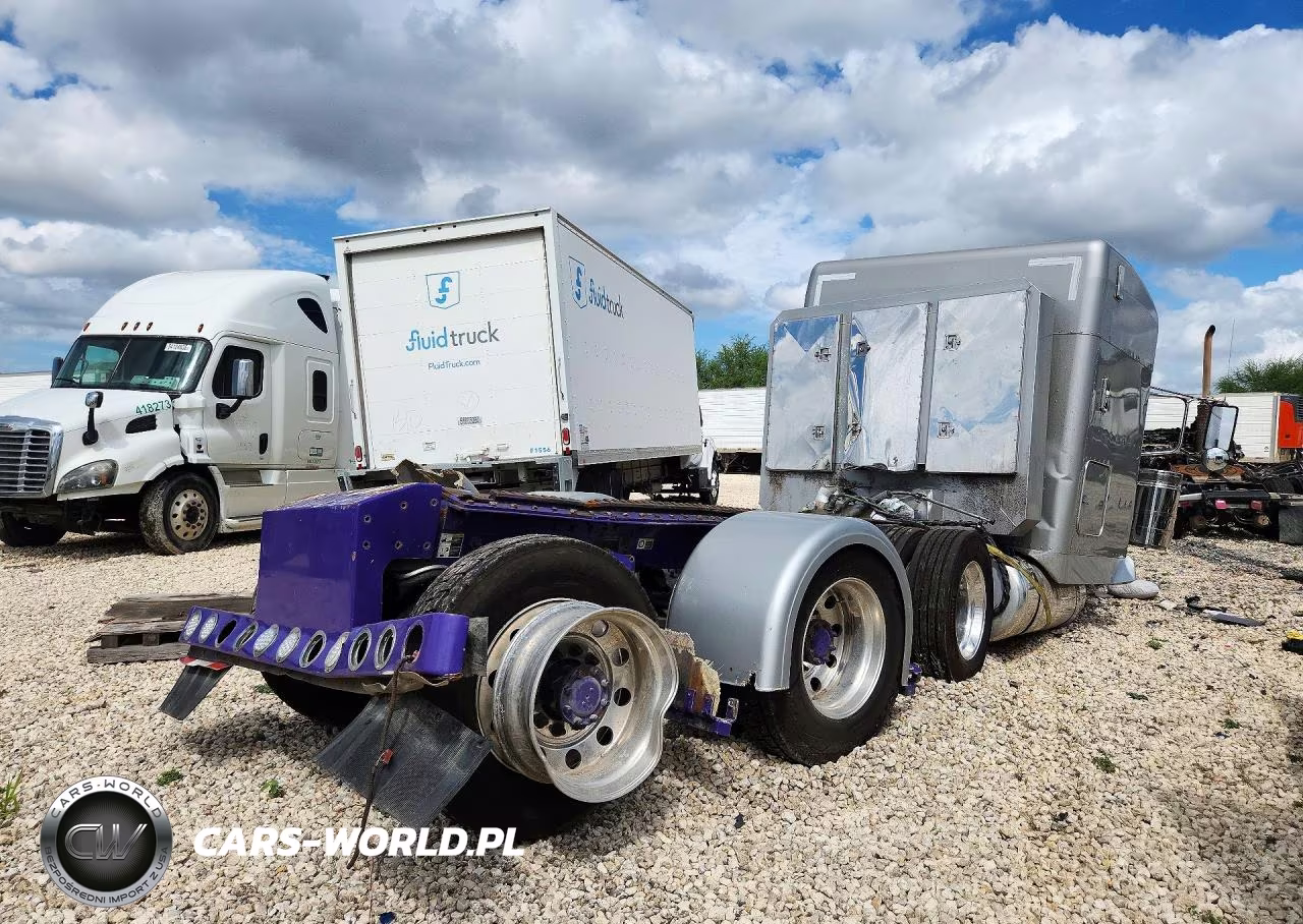 2022 Peterbilt 389 Truck Cab And Chassis VIN:1XPXP4EX8ND784479 - 3