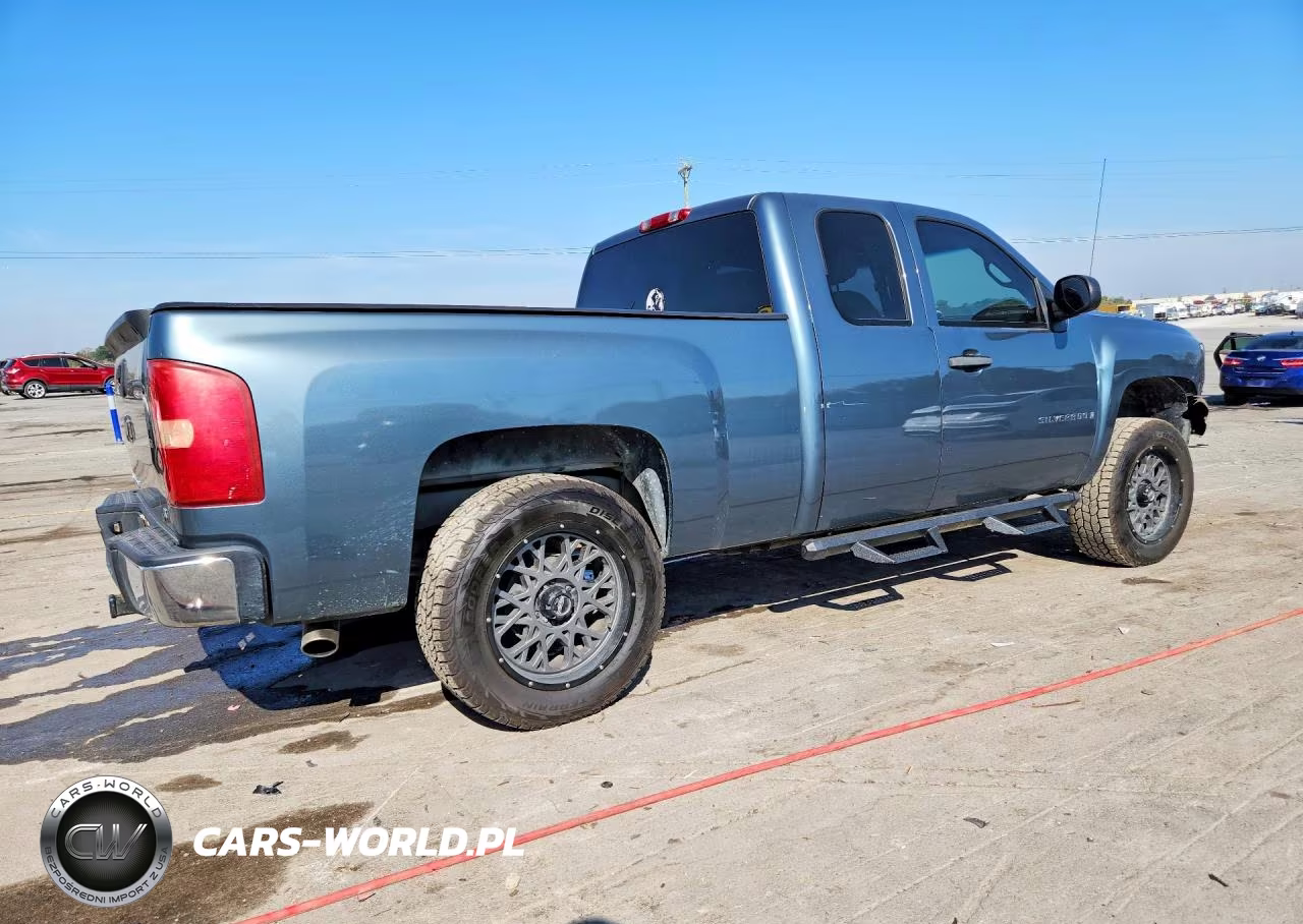 2007 Chevrolet Silverado K1500 VIN:2GCEK19J671644179 - 3