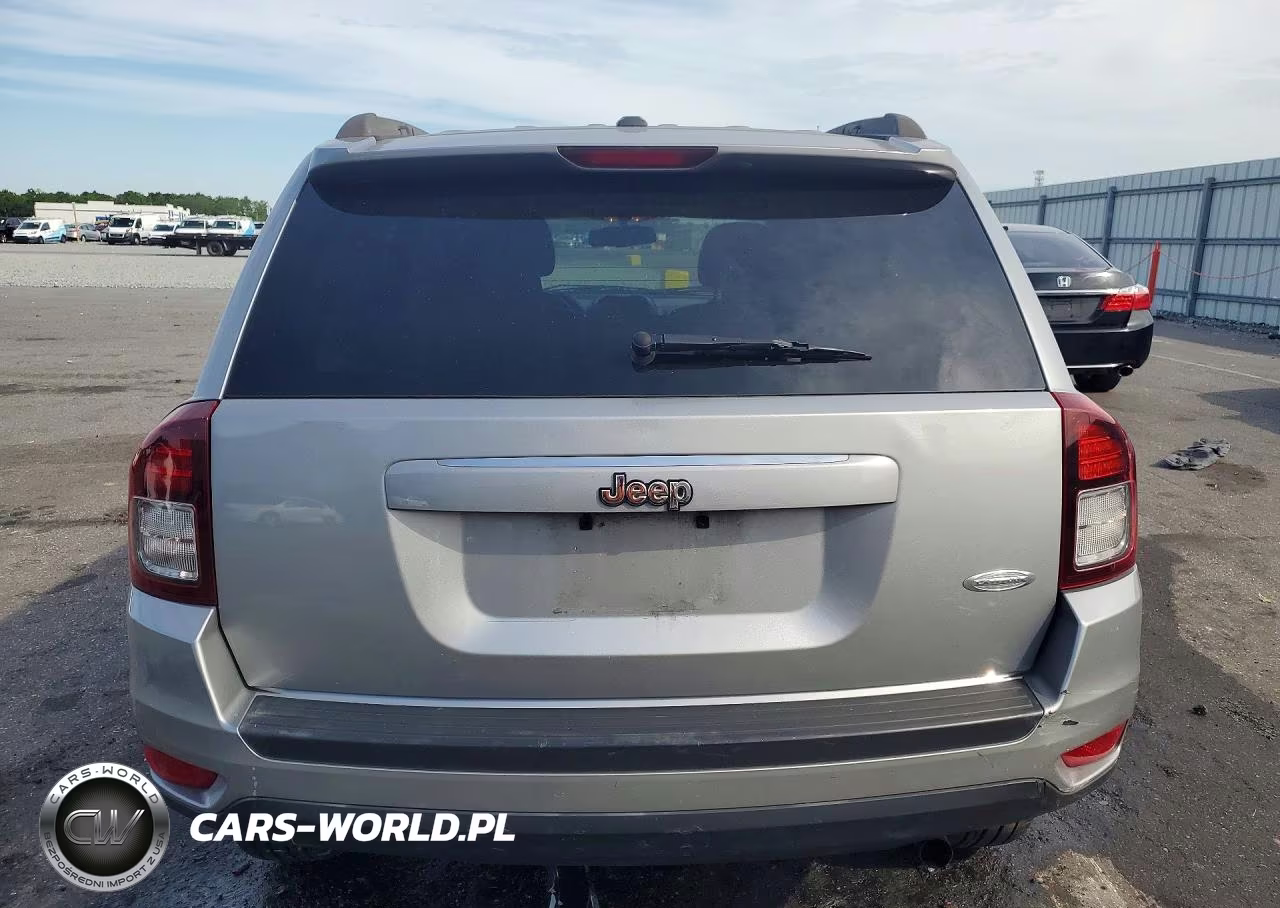 2015 Jeep Compass Latitude VIN:1C4NJCEB8FD139017 - 6