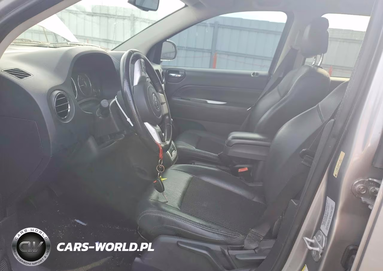 2015 Jeep Compass Latitude VIN:1C4NJCEB8FD139017 - 7
