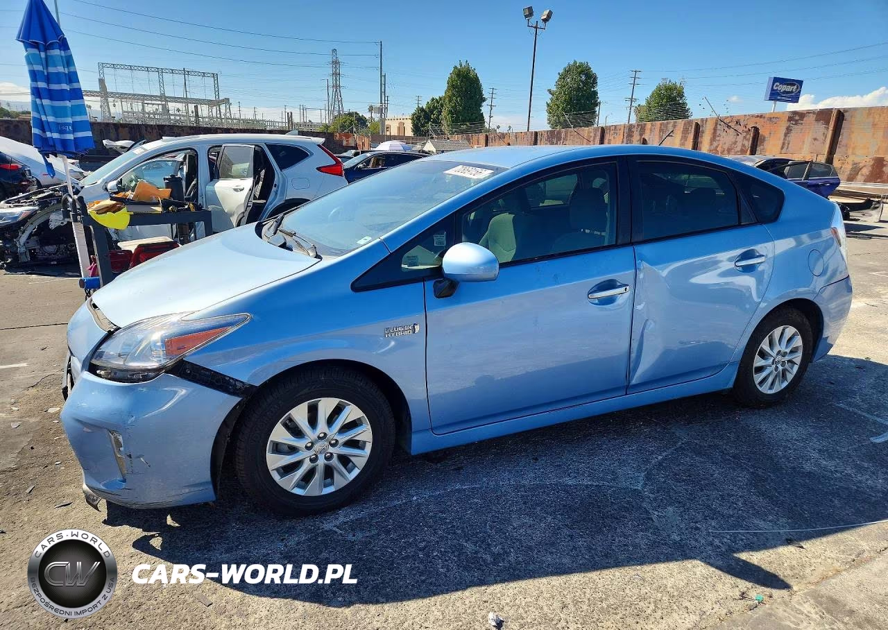 2014 Toyota Prius Plug-In Hybrid Base