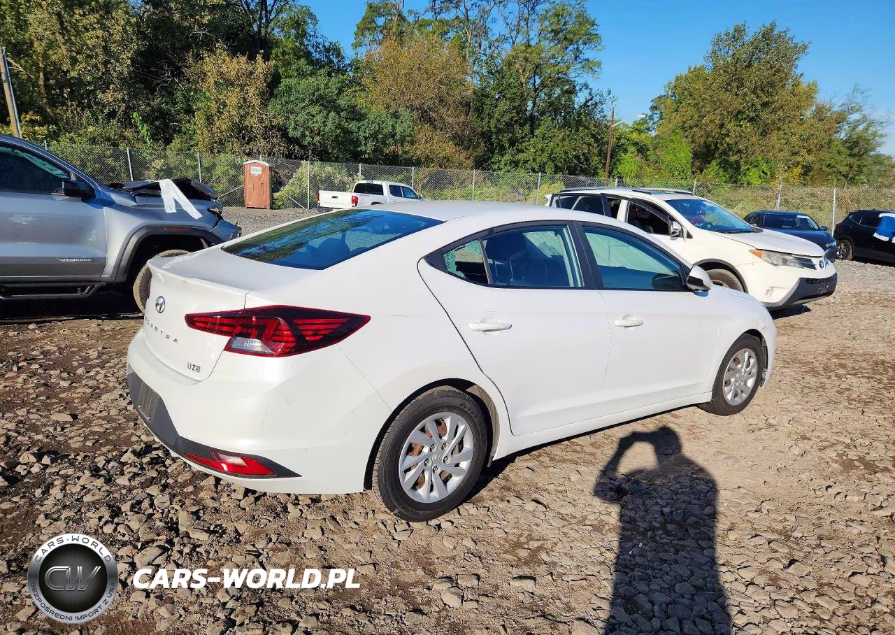 2019 Hyundai Elantra Se VIN:5NPD74LF0KH425468 - 3