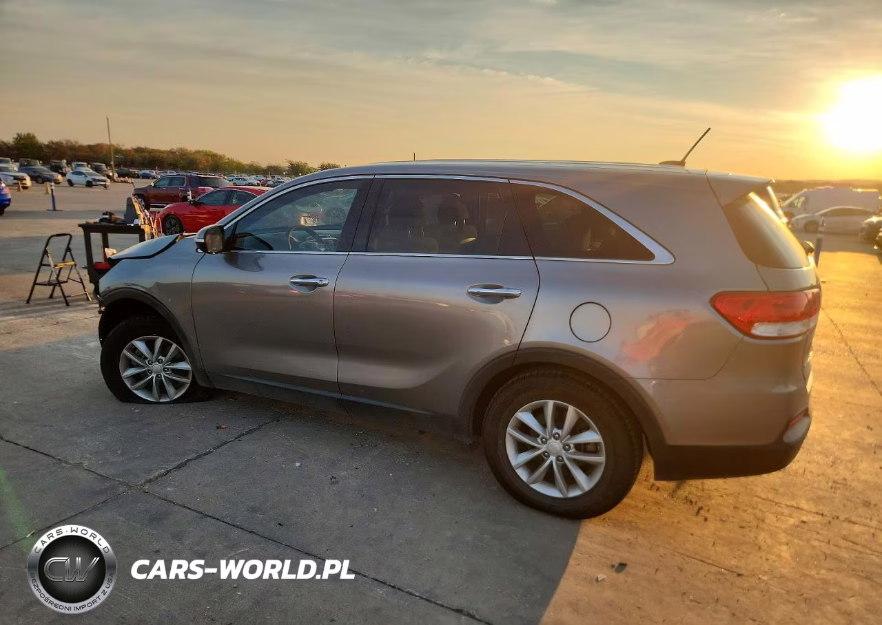 2018 Kia Sorento L VIN:5XYPG4A35JG422805 - 2