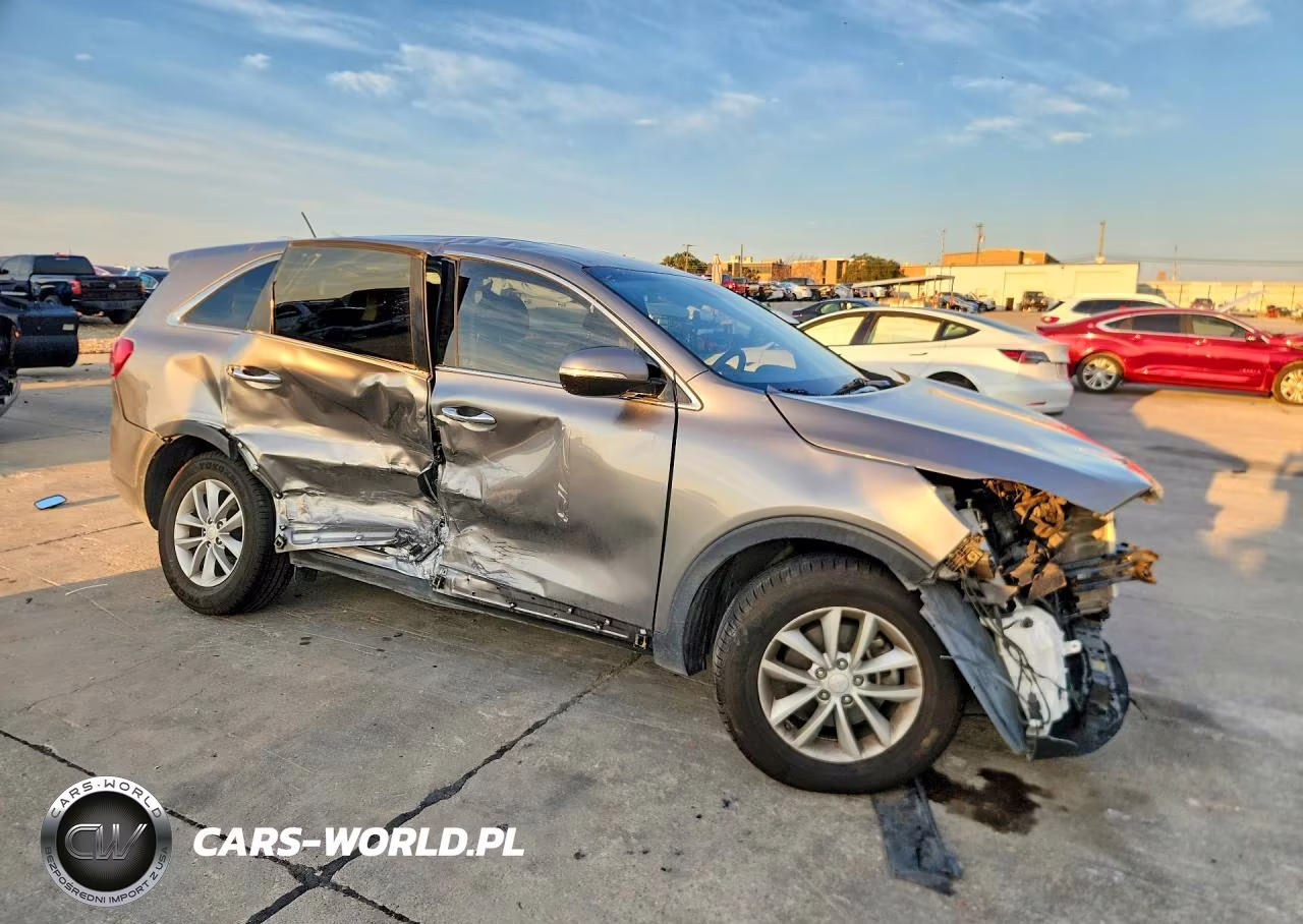 2018 Kia Sorento L VIN:5XYPG4A35JG422805 - 4