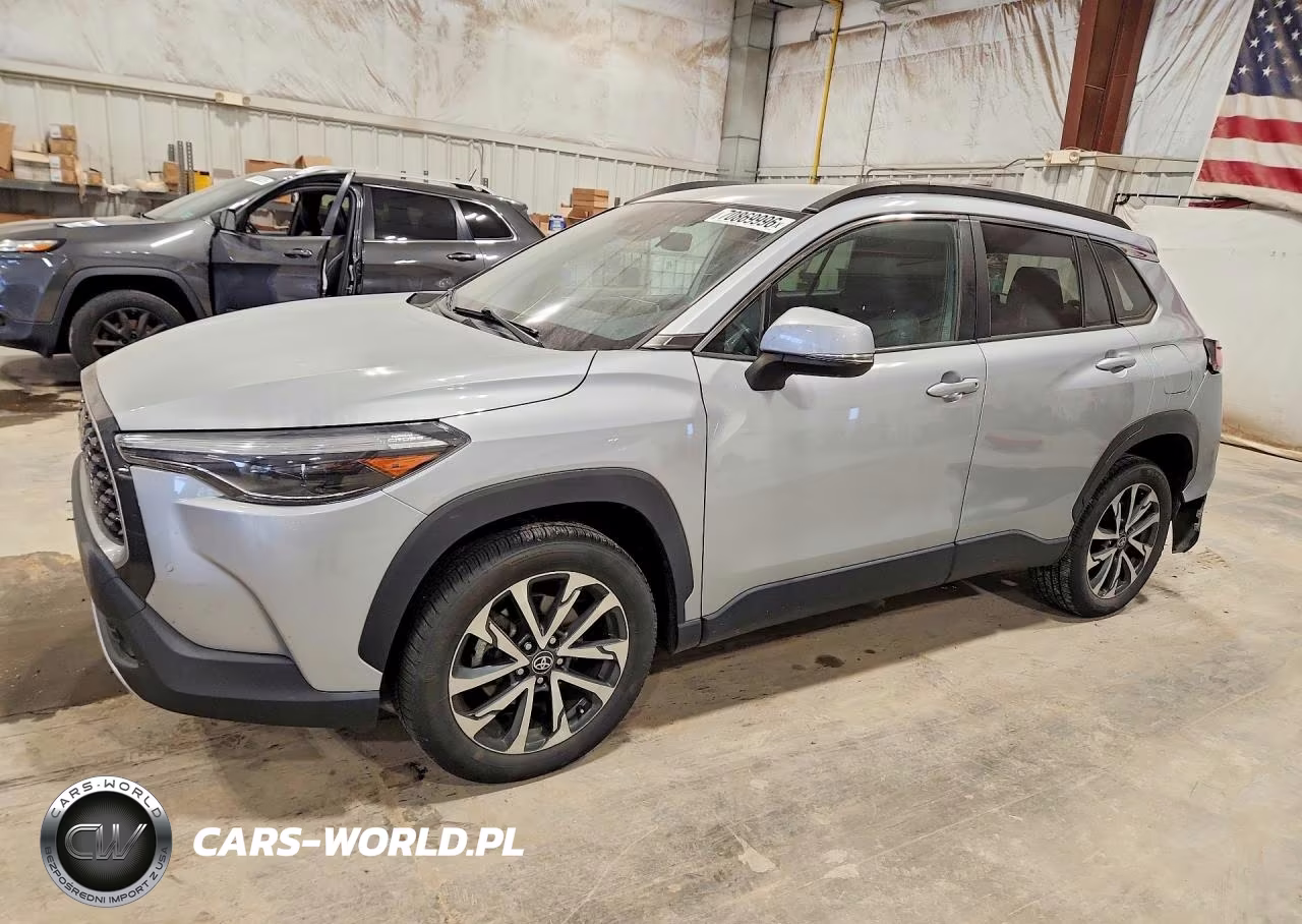 2022 Toyota Corolla Cross Xle VIN:7MUEAABG7NV012028 - 1