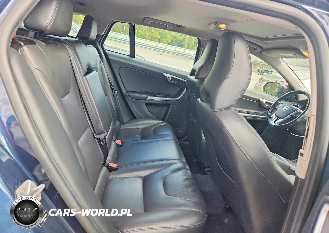 2015 Volvo V60 Premier VIN:YV1612SK8F1219044 - 10