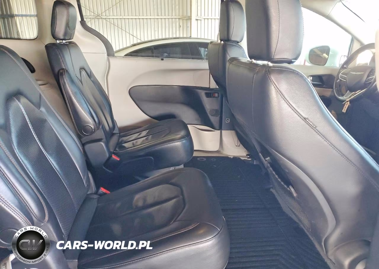2019 Chrysler Pacifica Touring L VIN:2C4RC1BG4KR686681 - 11