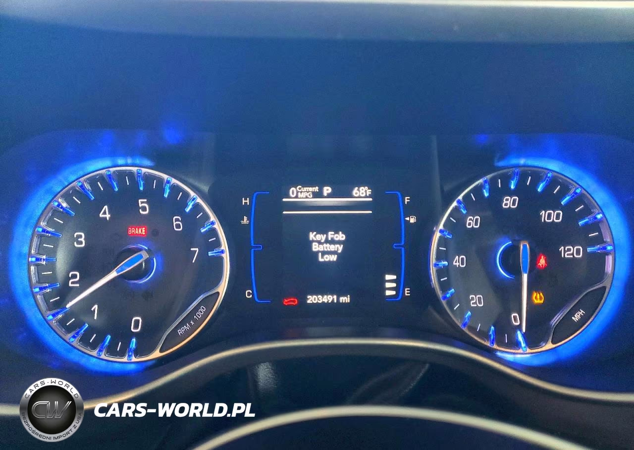 2019 Chrysler Pacifica Touring L VIN:2C4RC1BG4KR686681 - 9