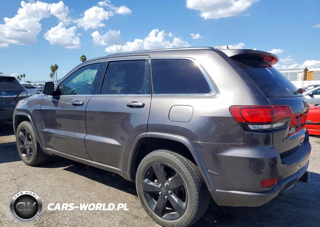 2015 Jeep Grand Cherokee Laredo VIN:1C4RJEAGXFC920433 - 2