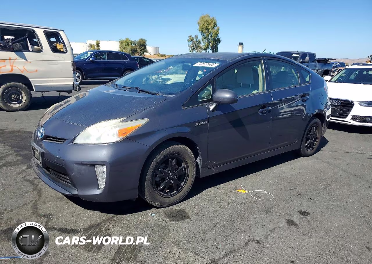 2013 Toyota Prius Two VIN:JTDKN3DU0D5589858 - 1