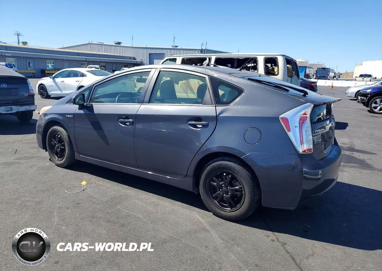 2013 Toyota Prius Two VIN:JTDKN3DU0D5589858 - 2