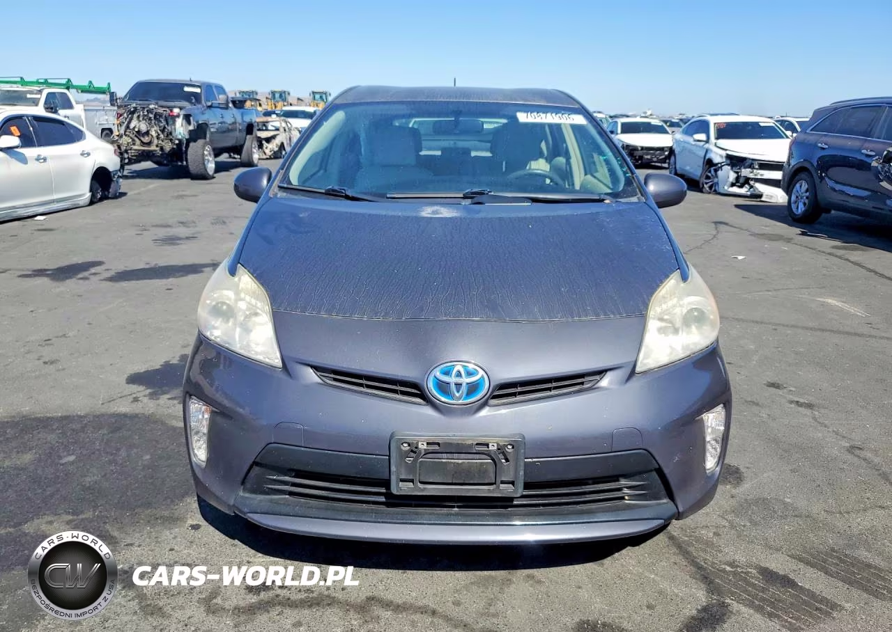 2013 Toyota Prius Two VIN:JTDKN3DU0D5589858 - 5