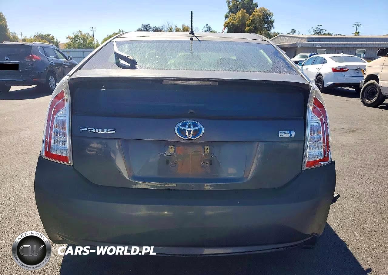 2013 Toyota Prius Two VIN:JTDKN3DU0D5589858 - 6