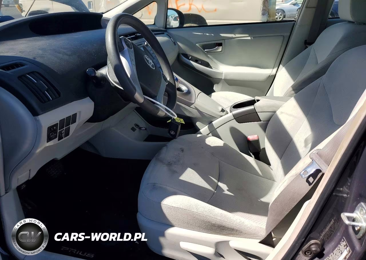 2013 Toyota Prius Two VIN:JTDKN3DU0D5589858 - 7