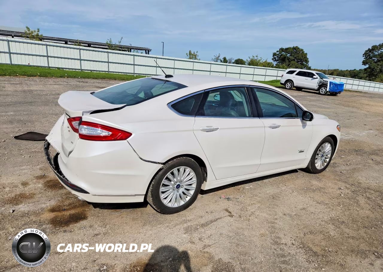 2015 Ford Fusion Se Phev VIN:3FA6P0PU6FR289902 - 3