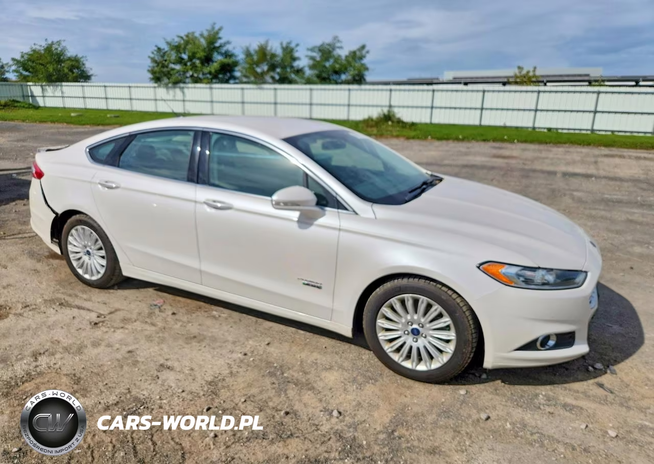 2015 Ford Fusion Se Phev VIN:3FA6P0PU6FR289902 - 4