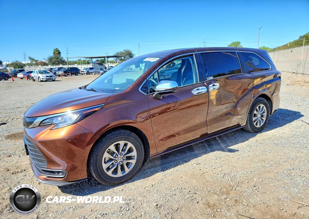 2023 Toyota Sienna Le