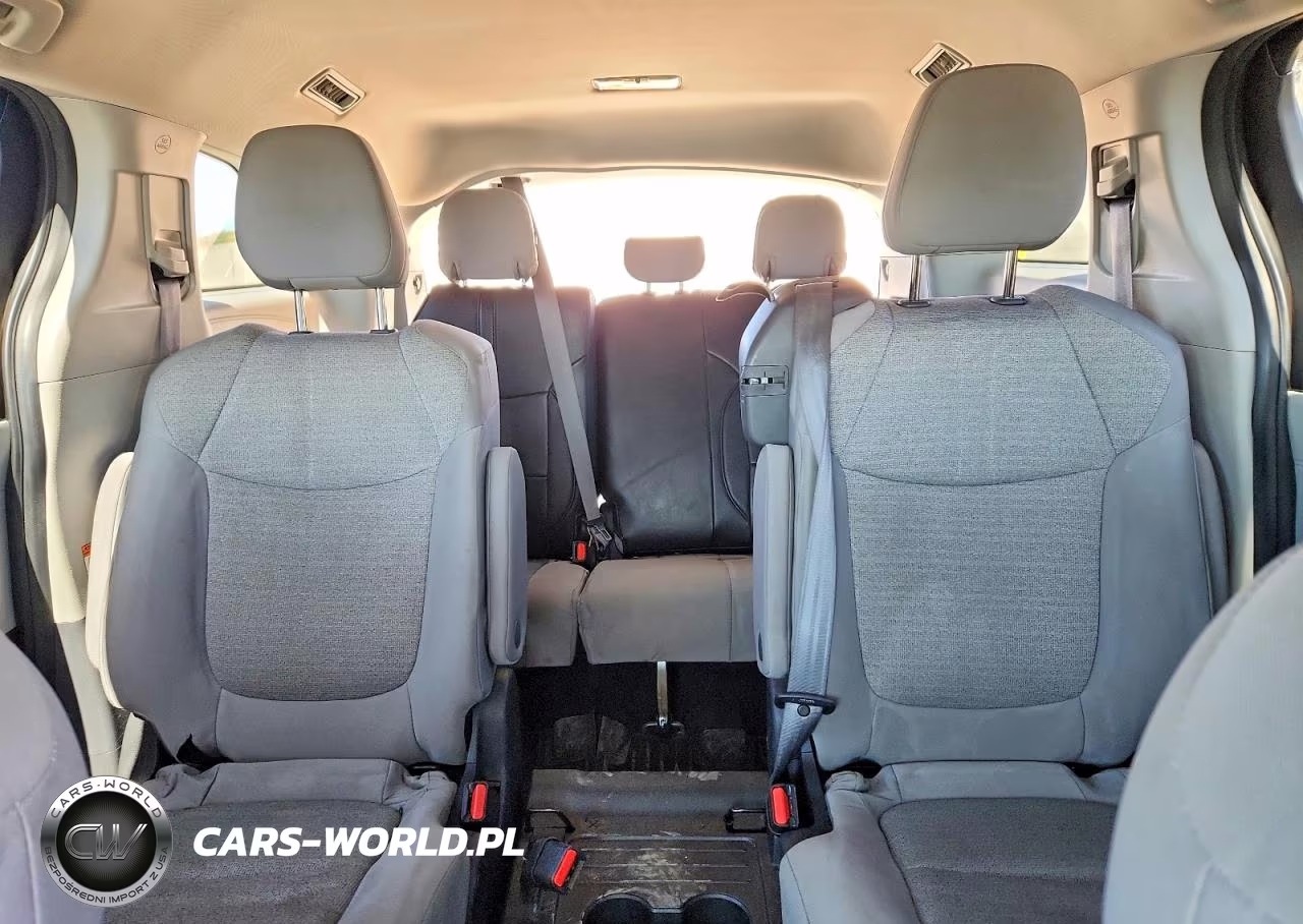 2023 Toyota Sienna Le VIN:5TDKRKEC1PS139753 - 10