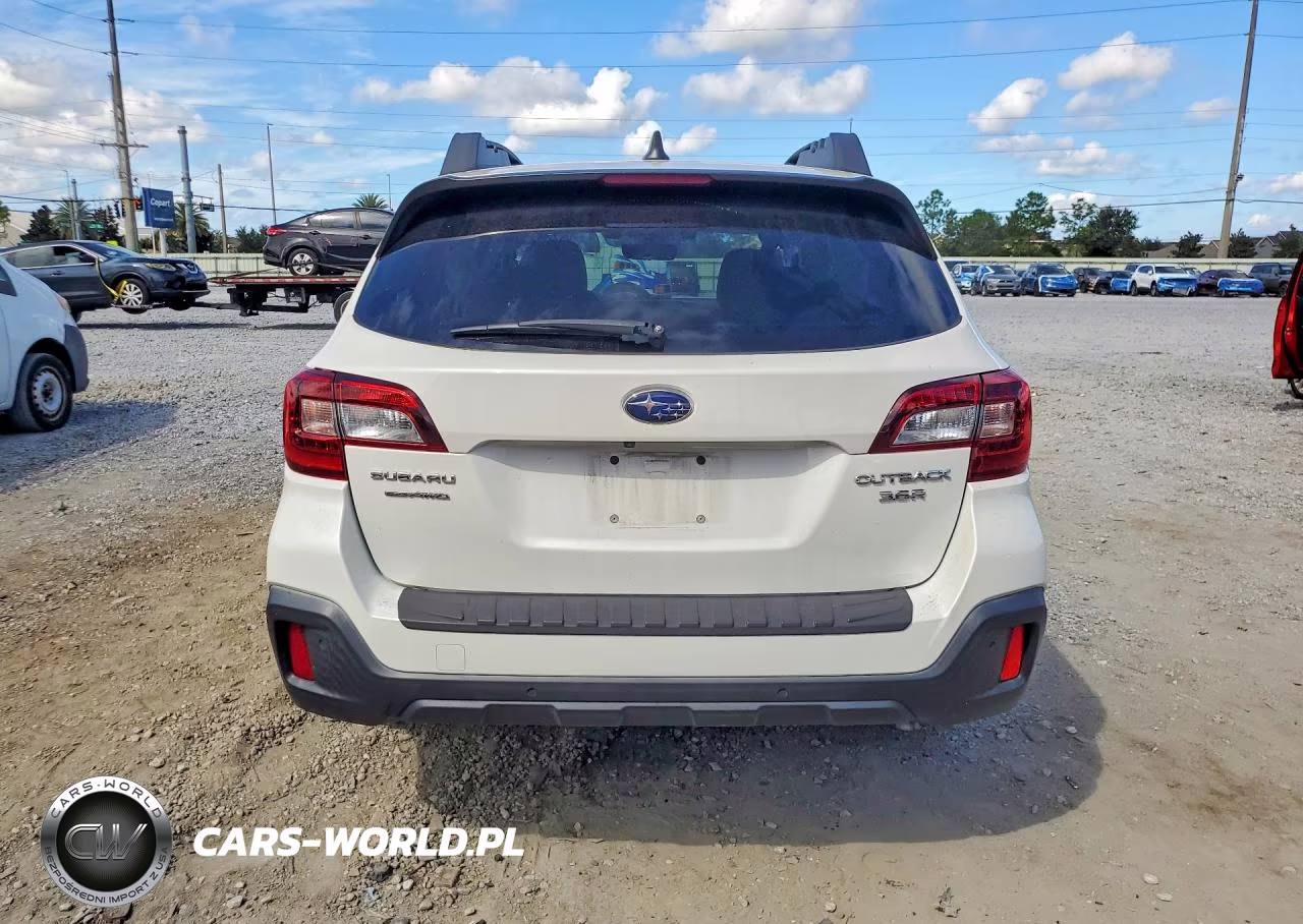 2018 Subaru Outback 3.6R Limited VIN:4S4BSENC1J3363633 - 6