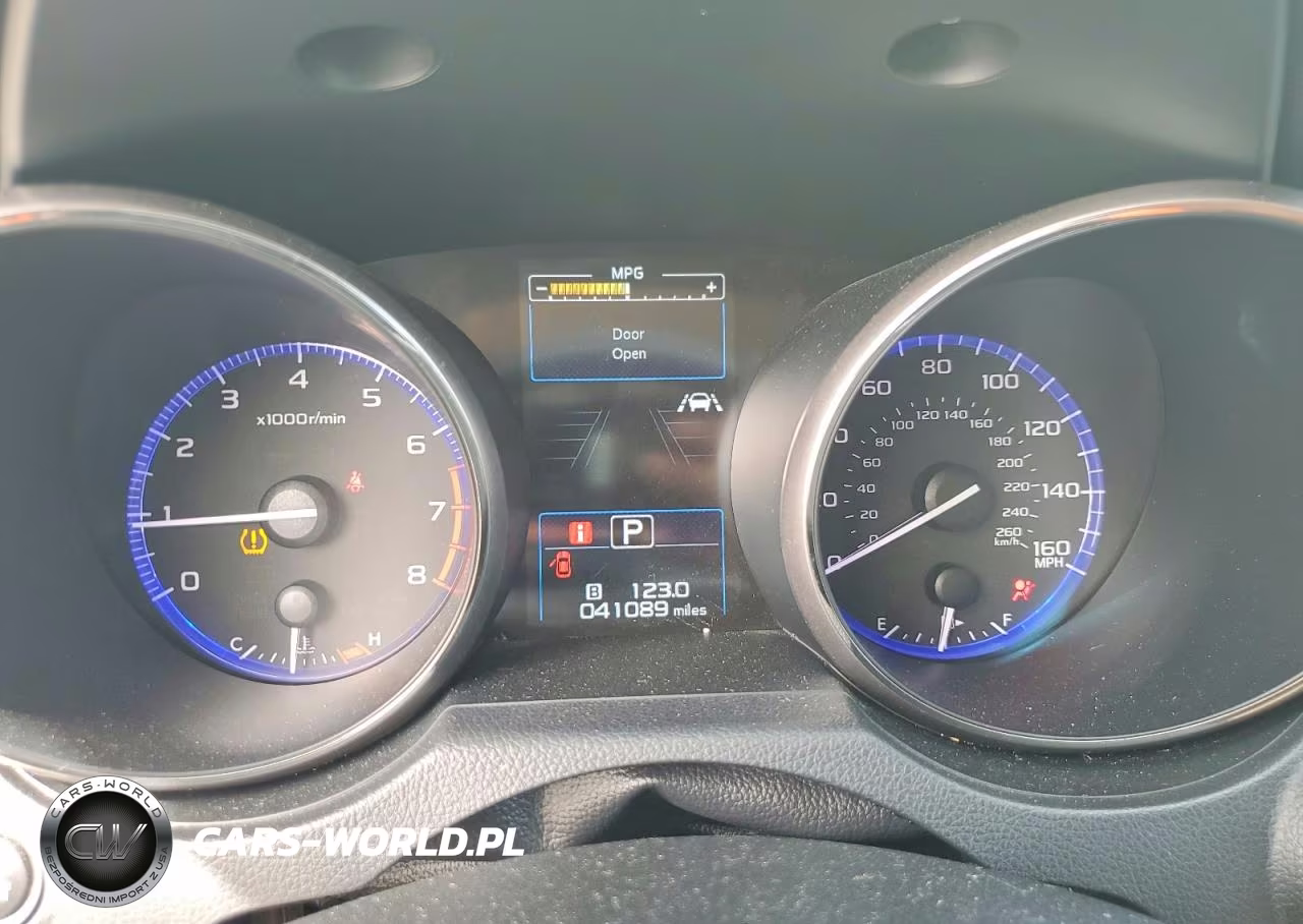 2018 Subaru Outback 3.6R Limited VIN:4S4BSENC1J3363633 - 9