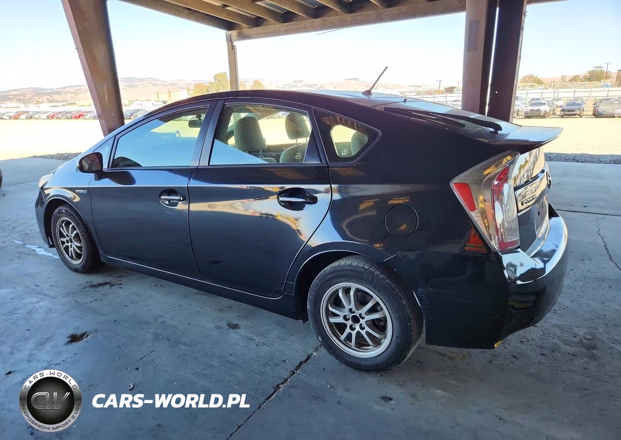 2013 Toyota Prius Two VIN:JTDKN3DU2D5621693 - 2