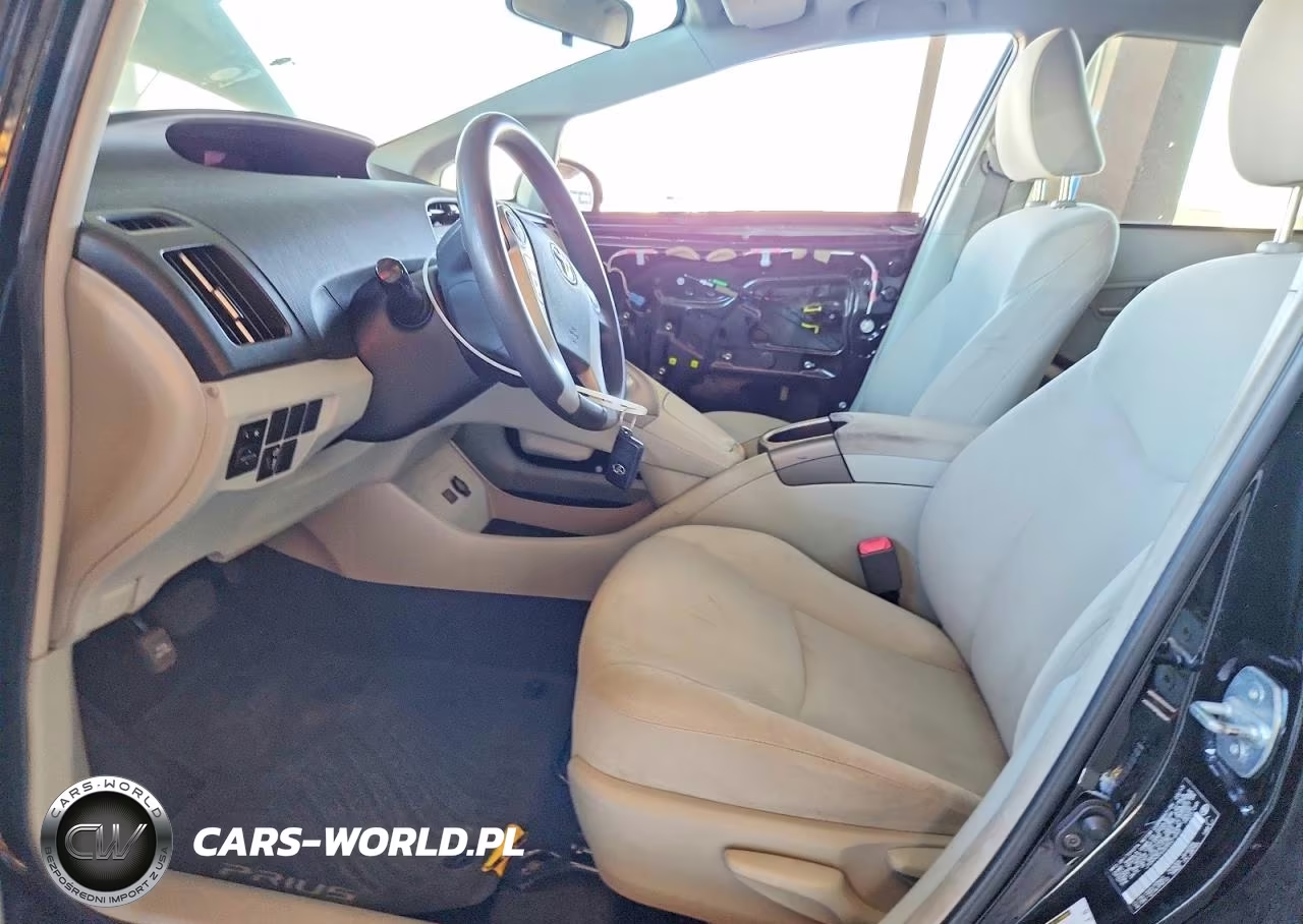 2013 Toyota Prius Two VIN:JTDKN3DU2D5621693 - 7
