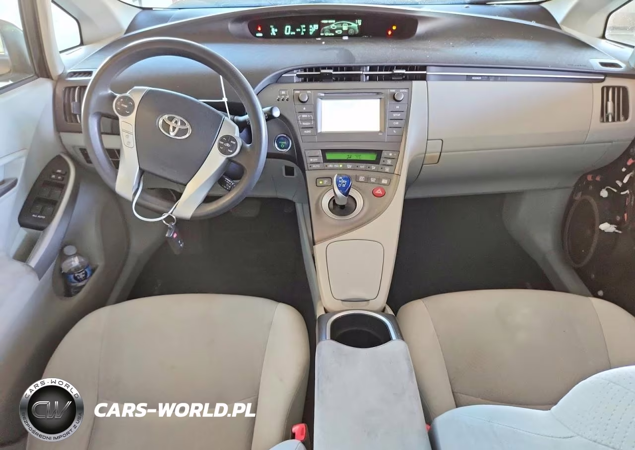 2013 Toyota Prius Two VIN:JTDKN3DU2D5621693 - 8