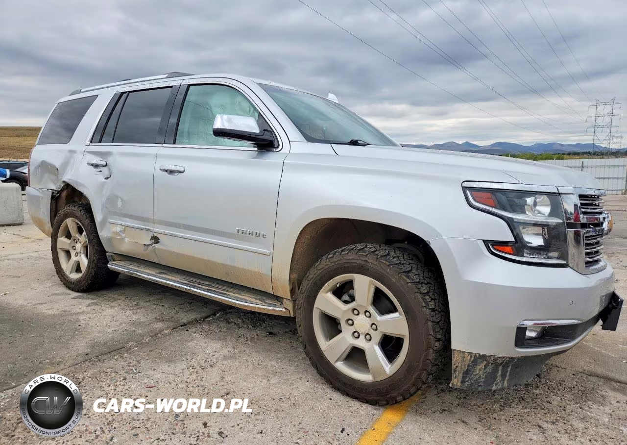 2019 Chevrolet Tahoe K1500 Premier VIN:1GNSKCKC2KR234965 - 4