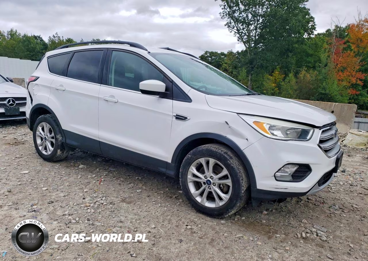 2018 Ford Escape Se VIN:1FMCU9GD9JUA75834 - 4