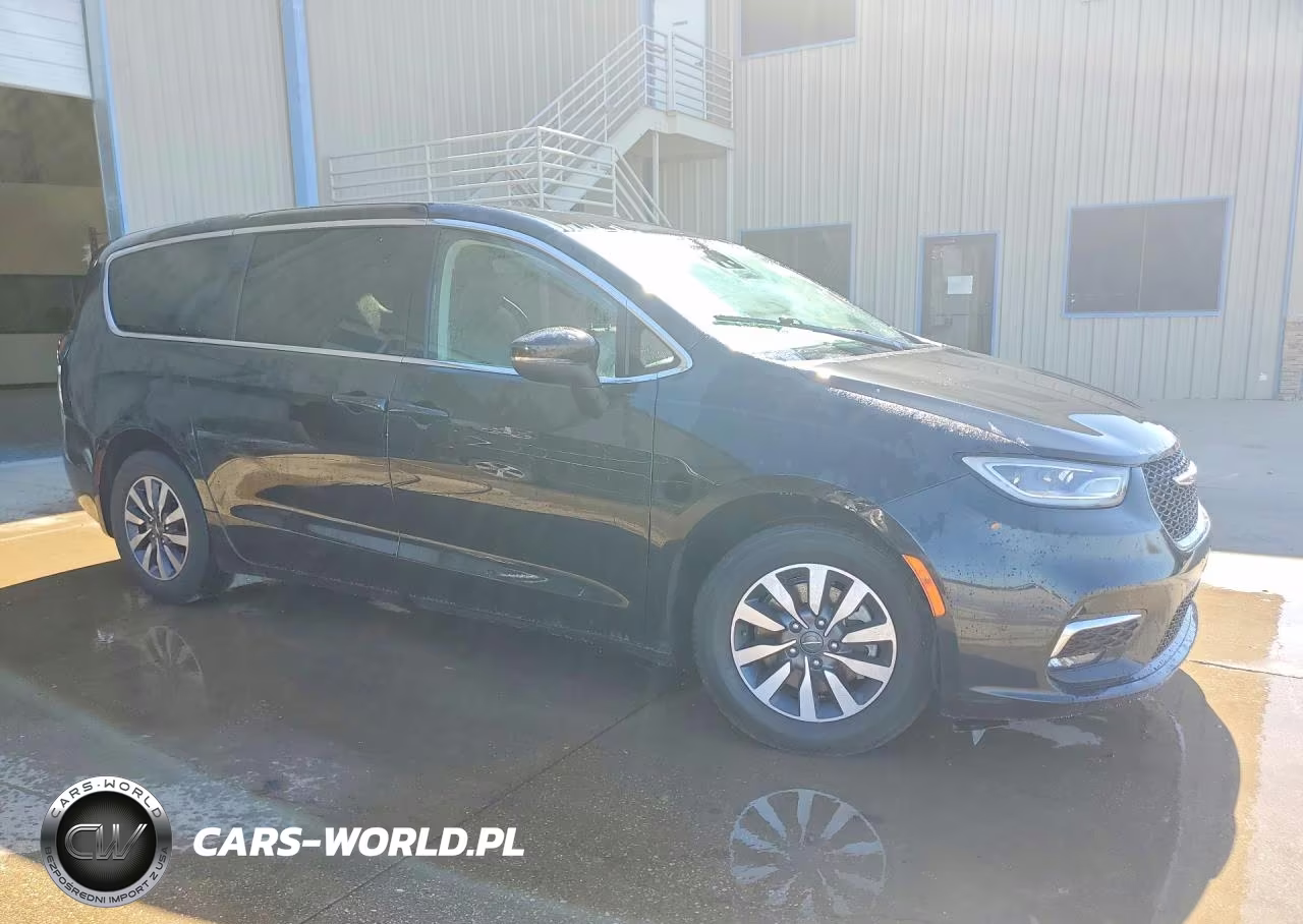 2023 Chrysler Pacifica Hybrid Touring L VIN:2C4RC1L71PR559053 - 4