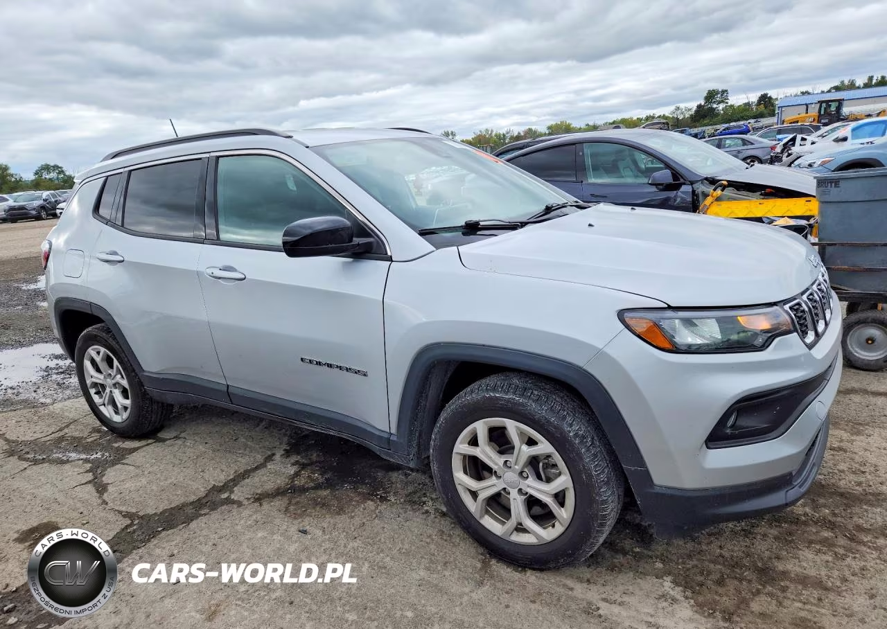 2024 Jeep Compass Latitude VIN:3C4NJDBN7RT110143 - 4