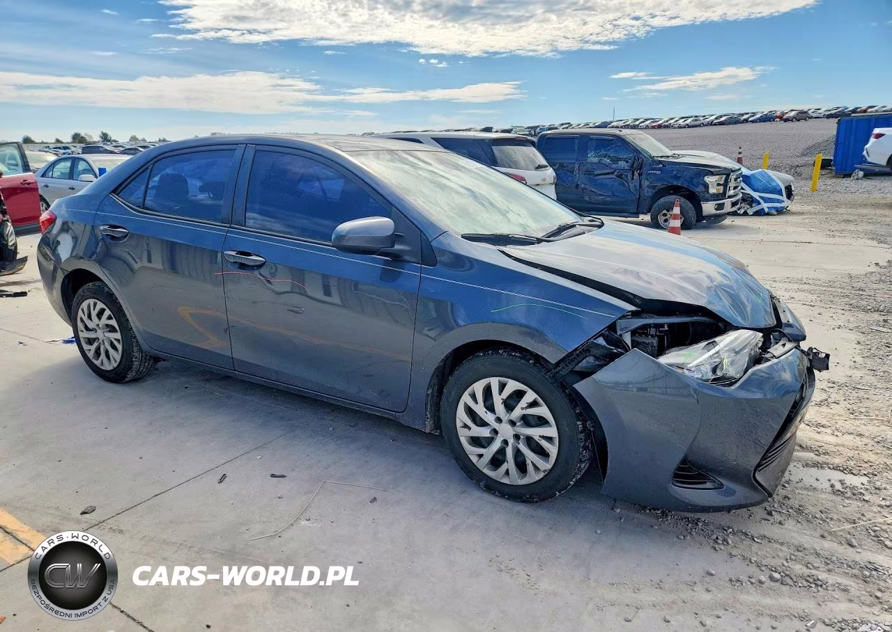 2017 Toyota Corolla Le VIN:2T1BURHE2HC850389 - 4