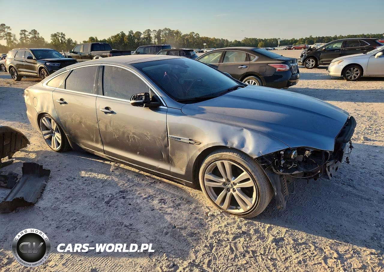 2013 Jaguar Xj VIN:SAJWA1C75D8V38966 - 4