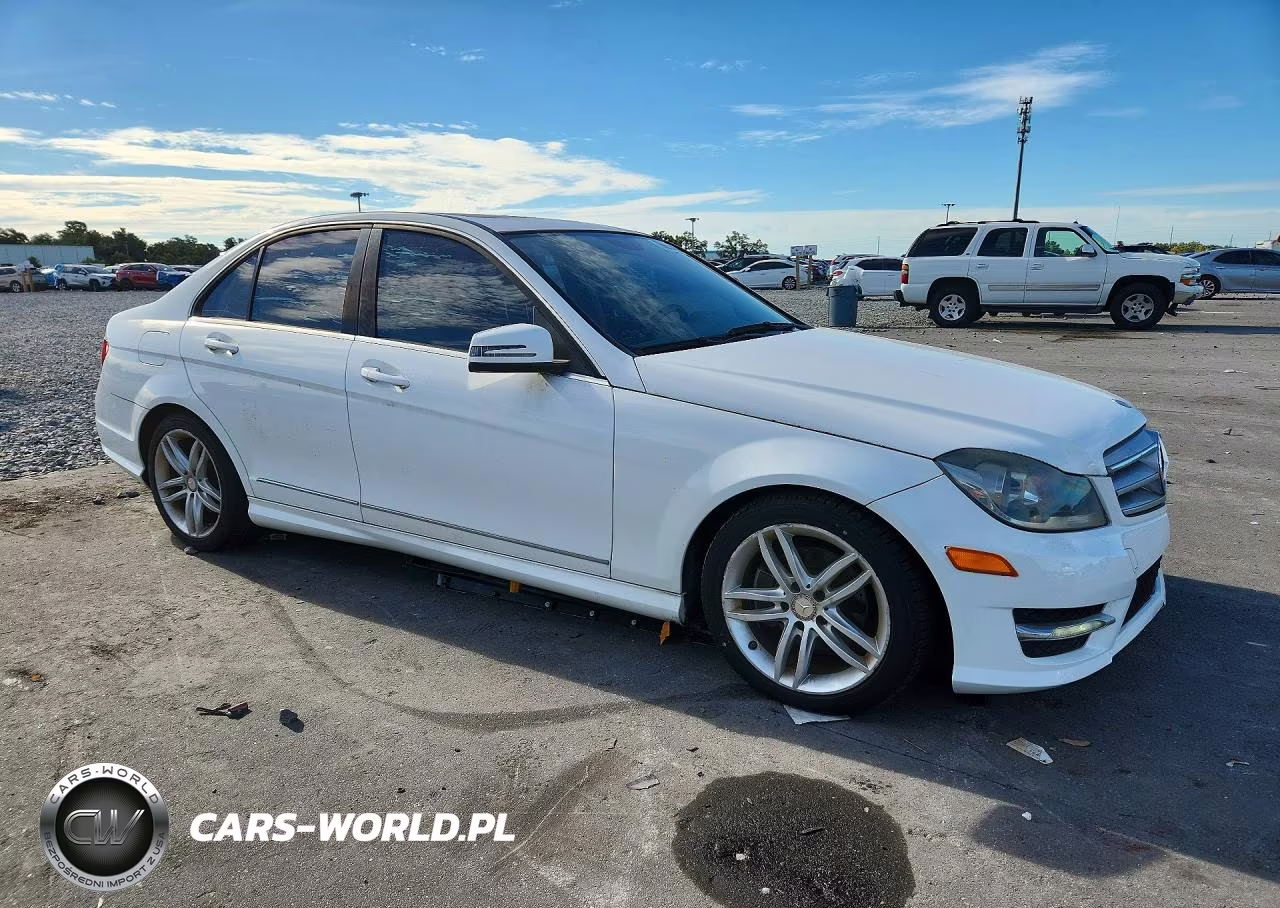 2013 Mercedes-Benz C 250 VIN:WDDGF4HB7DR257545 - 4