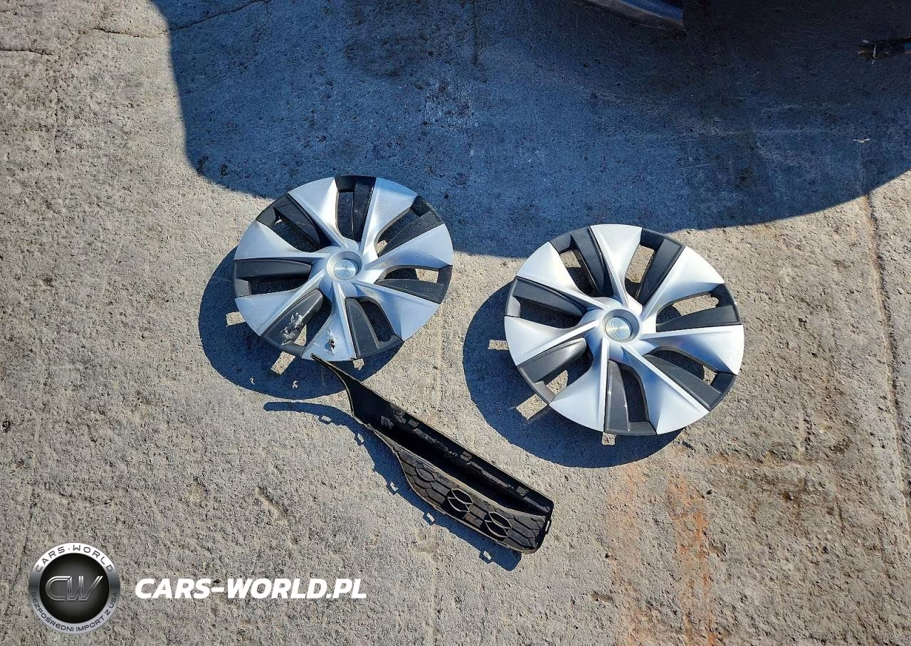 2023 Tesla Model Y VIN:7SAYGDEE8PF639140 - 13