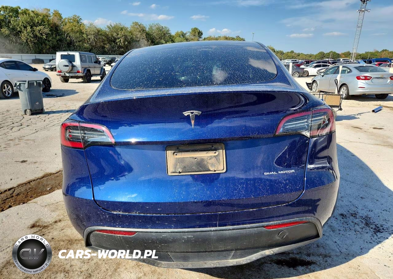 2023 Tesla Model Y VIN:7SAYGDEE8PF639140 - 6