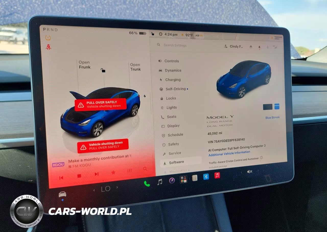 2023 Tesla Model Y VIN:7SAYGDEE8PF639140 - 9