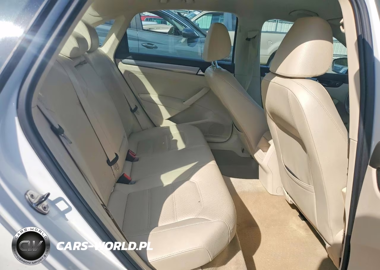 2014 Volkswagen Passat S VIN:1VWAT7A32EC110211 - 10
